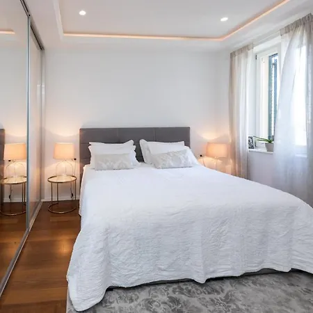 Apartment Luxury Bossa Split